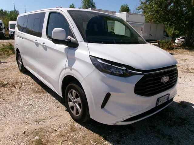 Ford Transit Custom 320 2.0EcoBlue150CV PLungo 9Posti Combi Titanium, del 2024, 56.000 km, in vendita a Maser (TV)