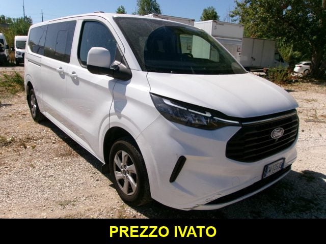 Ford Tourneo Custom 320 2.0EcoBlue150CV PLungo 9Posti Combi Titanium, del 2024, 56.000 km, in vendita a Maser (TV)