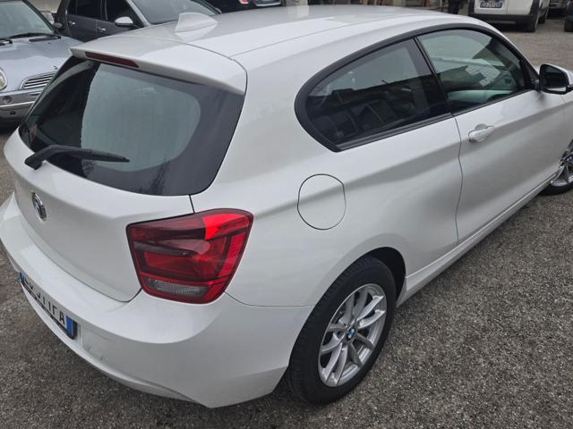 BMW 114 i 3p. Sport - foto 2 di 4