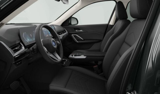 BMW iX1 eDrive 20 X-Line Pure Edition - foto 3 di 4