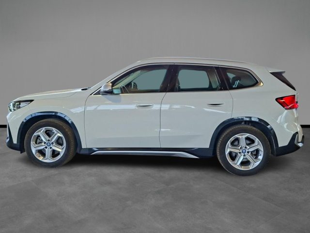 BMW iX1 xDrive 30 xLine - foto 3 di 4