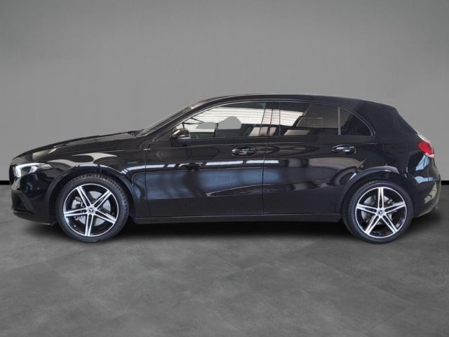 Mercedes-Benz A 250 e hybrid EQ Business - foto 2 di 4