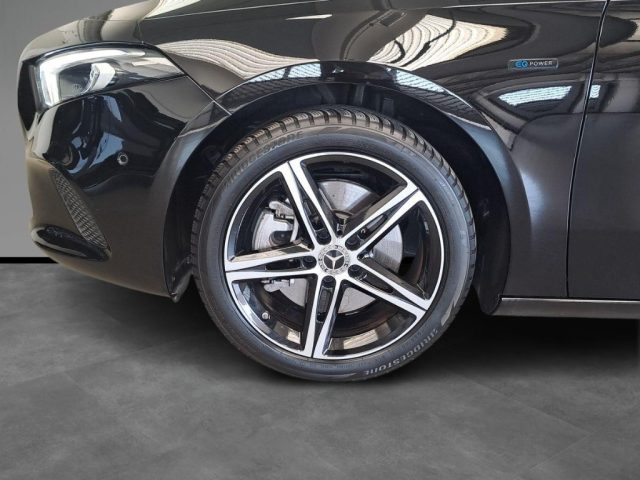 Mercedes-Benz A 250 e hybrid EQ Business - foto 4 di 4