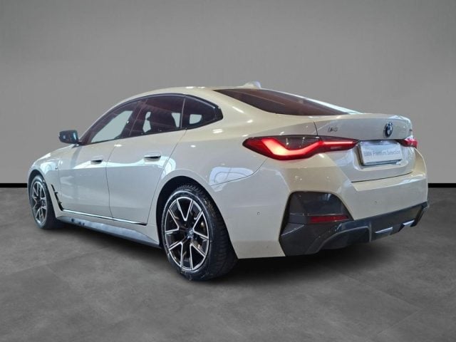 BMW i4 eDrive 40 Msport + Tetto Apr. - foto 4 di 4