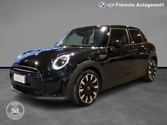 MINI Cooper 1.5 Cooper Essential Aut.+ Premium Pack, del 2024, 29.151 km, in vendita a Verona (VR)