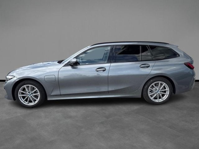 BMW 320 e Touring - foto 3 di 4