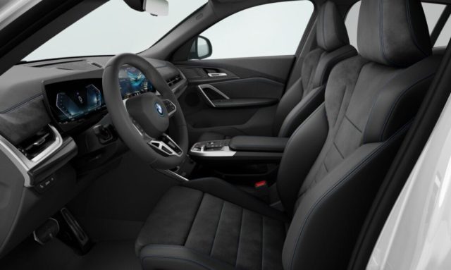 BMW iX2 eDrive 20 Special Edition - foto 3 di 4