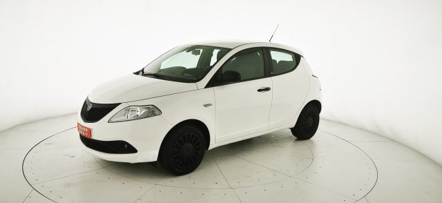 Lancia Ypsilon 1.2 69 CV 5 porte GPL Ecochic Gold - foto 3 di 4