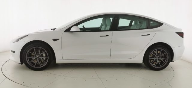 Tesla Model 3 RWD - foto 4 di 4