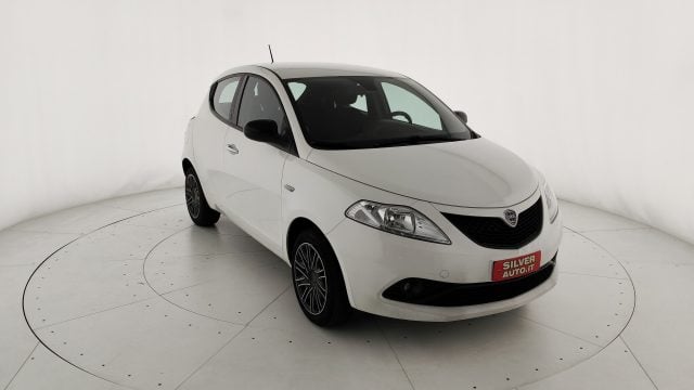 Lancia Ypsilon 1.0 FireFly 5 porte S&S Hybrid Ecochic Gold usato a CREMA