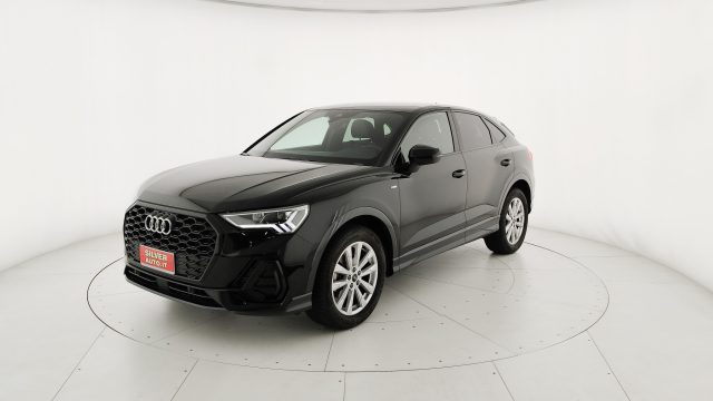 Audi Q3 SPB 35 TFSI S tronic Identity Black - foto 3 di 4