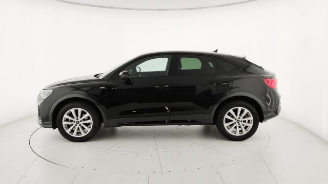 Audi Q3 SPB 35 TFSI S tronic Identity Black - foto 4 di 4