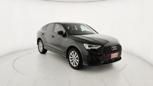 Audi Q3 SPB 35 TFSI S tronic Identity Black, del 2023, 26.900 km, in vendita a Crema (CR)