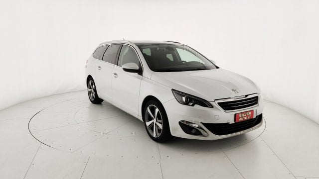 Peugeot 308 PureTech Turbo 130 S&S SW GT LINE, del 2015, 102.000 km, in vendita a Crema (CR)
