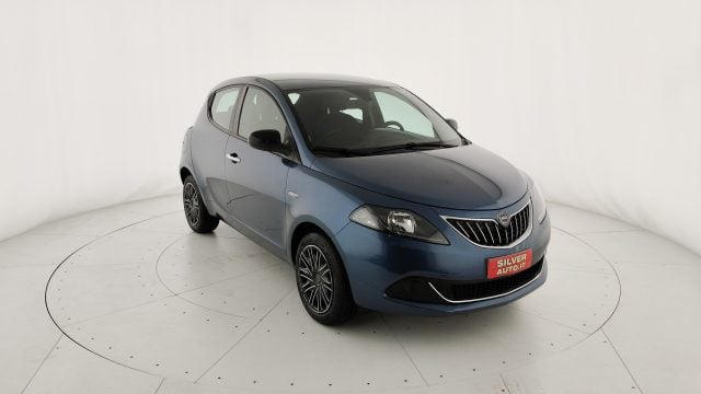 Lancia Ypsilon 1.0 FireFly 5 porte S&S Hybrid Silver Plus, del 2022, 72.400 km, in vendita a Crema (CR)