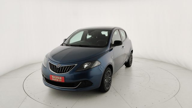 Lancia Ypsilon 1.0 FireFly 5 porte S&S Hybrid Silver Plus - foto 3 di 4