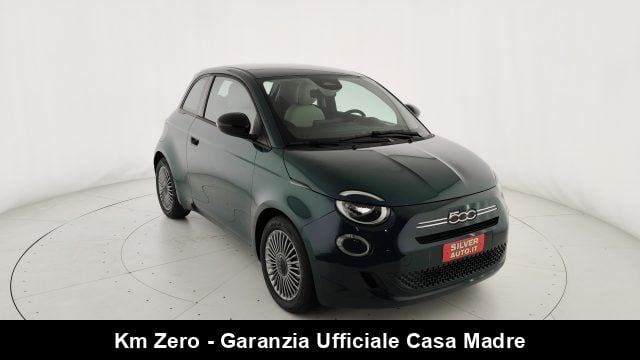 Fiat 500 Berlina Hybrid Icon, del 2026, in vendita a Crema (CR)