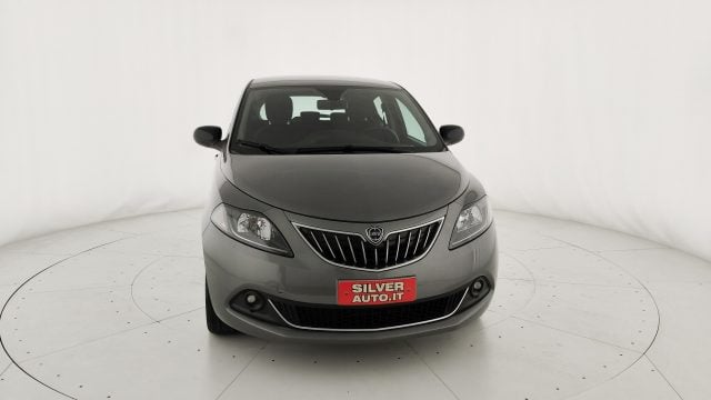 Lancia Ypsilon 1.0 FireFly 5 porte S&S Hybrid Gold - foto 2 di 4