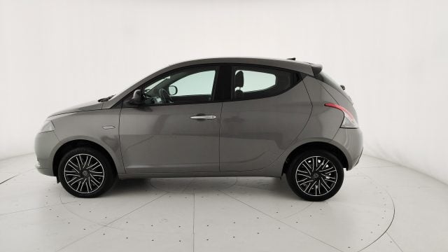 Lancia Ypsilon 1.0 FireFly 5 porte S&S Hybrid Gold - foto 4 di 4