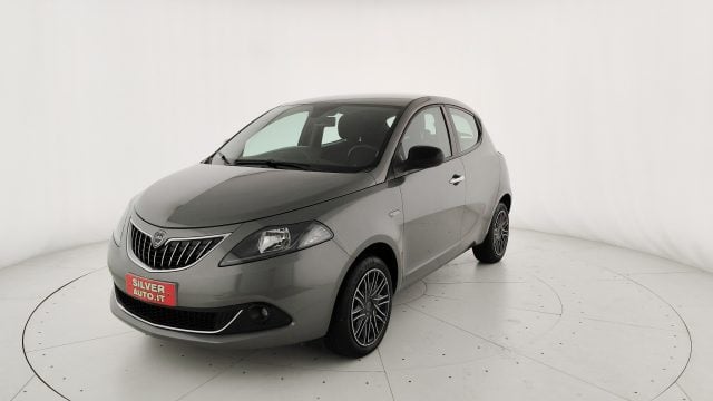 Lancia Ypsilon 1.0 FireFly 5 porte S&S Hybrid Gold - foto 3 di 4