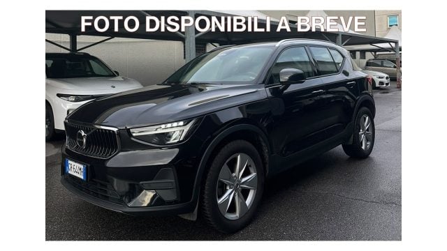 Volvo XC40 B3 automatico Core, del 2023, 75.300 km, in vendita a Crema (CR)