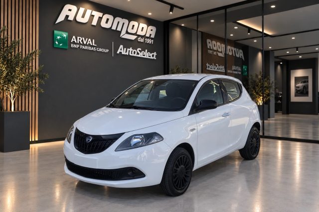 Lancia Ypsilon HYBRID SILVER - foto 2 di 4