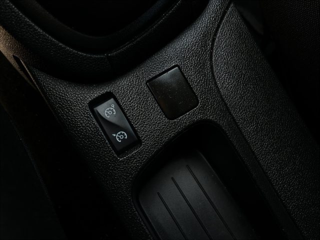 Renault Clio AUTOCARRO N1 2POSTI, del 2019, 45.529 km, in vendita a San Miniato (PI)