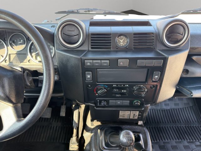 Land Rover Defender 2.2 TD4 110 PICK-UP, del 2012, 24.570 km, in vendita a San Miniato (PI)