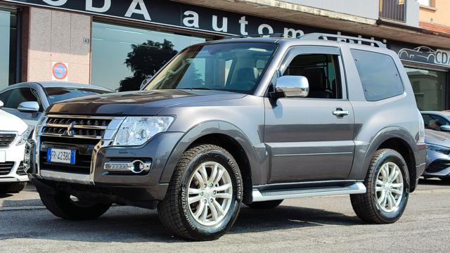 Mitsubishi Pajero 5 POSTI 3.2 DI-D 16V aut. 3p. Intense, del 2018, 169.570 km, in vendita a Rovato (BS)