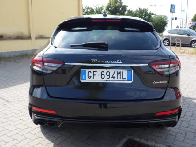 Maserati Levante V8 580 CV AWD Trofeo - foto 3 di 4