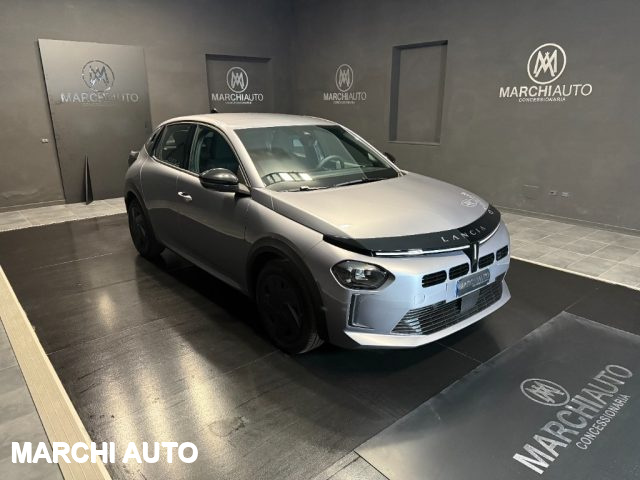 Lancia Ypsilon Hybrid e-DCT - foto 3 di 4