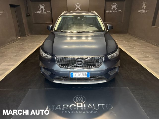 Volvo XC40 T2 Momentum Pro - foto 2 di 29