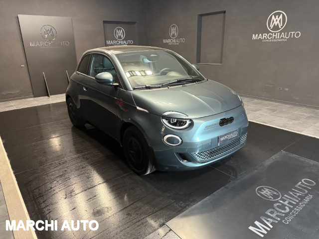 Fiat 500e Giorgio Armani Berlina 42 kWh - foto 3 di 4