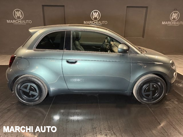 Fiat 500e Giorgio Armani Berlina 42 kWh nuovo a BASTIA UMBRA
