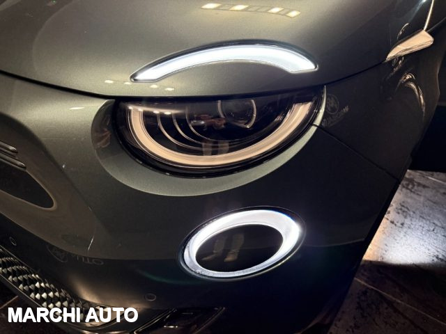 Fiat 500e Giorgio Armani Berlina 42 kWh nuovo a BASTIA UMBRA