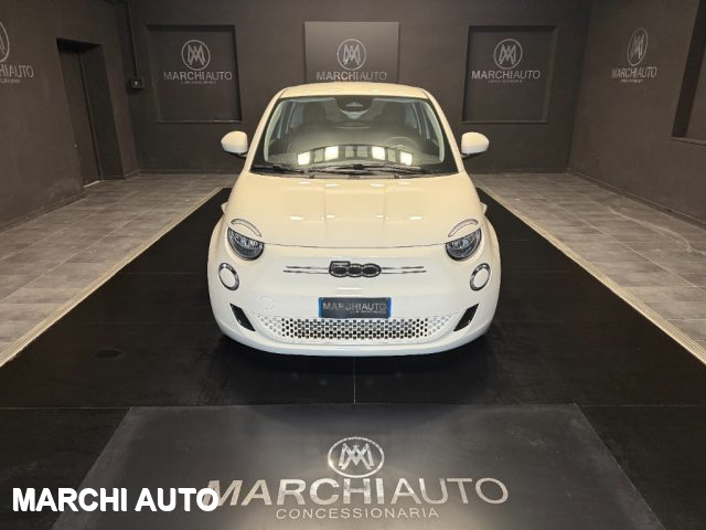 Fiat 500e Berlina 23,65 kWh - foto 2 di 4