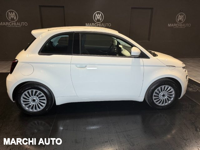 Fiat 500e Berlina 23,65 kWh - foto 4 di 4