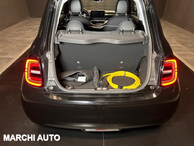 Fiat 500e Berlina 42 kWh, del 2024, 31.000 km, in vendita a Bastia Umbra (PG)