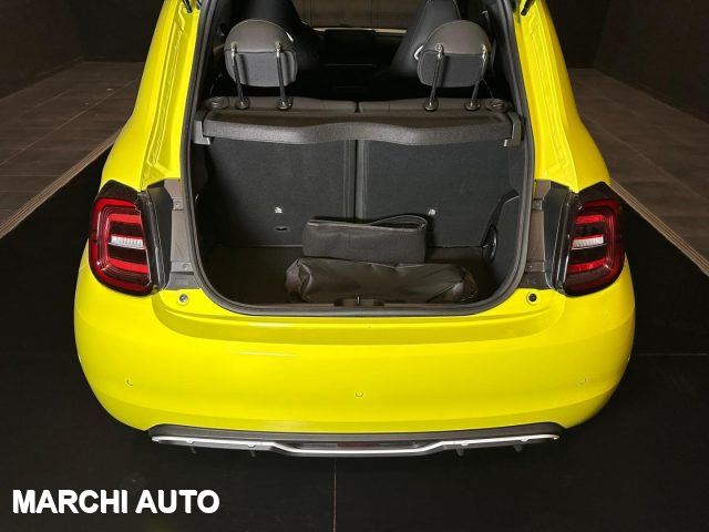 Abarth 500e Turismo, del 2024, 33.000 km, in vendita a Bastia Umbra (PG)