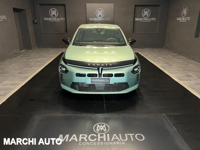 Lancia Ypsilon Hybrid e-DCT - foto 2 di 4
