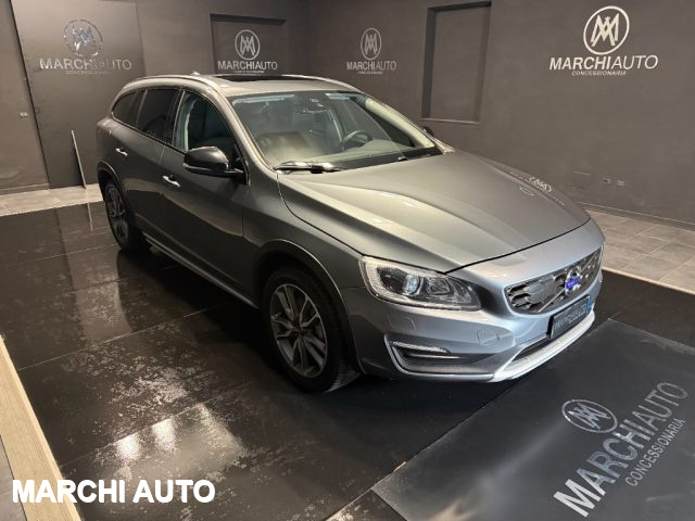 Volvo V60 Cross Country D3 Geartronic Business - foto 3 di 28