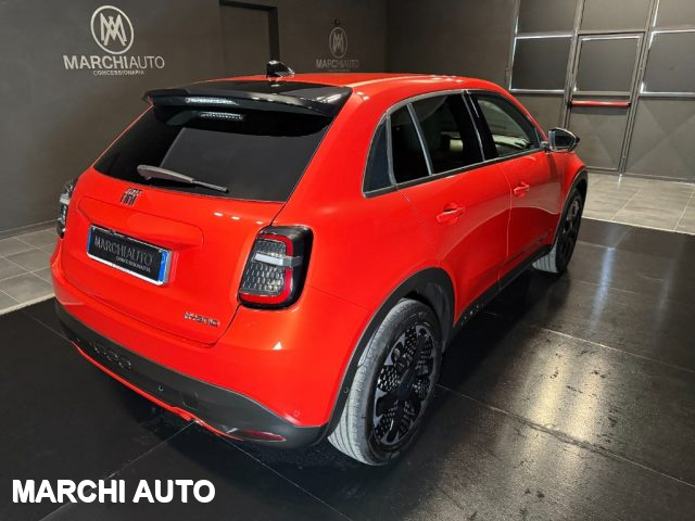 Fiat 600 Hybrid 100 CV DCT MHEV La Prima km 0 a BASTIA UMBRA