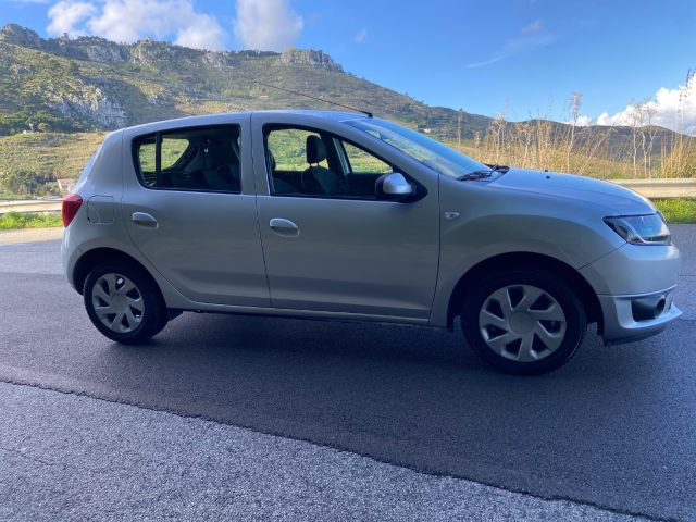 Dacia Sandero 1.5 dCi 8V 75CV Lauréate NEOPATENTATI - foto 3 di 4