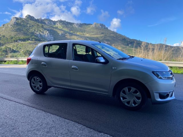Dacia Sandero 1.5 dCi 8V 75CV Lauréate NEOPATENTATI - foto 2 di 4