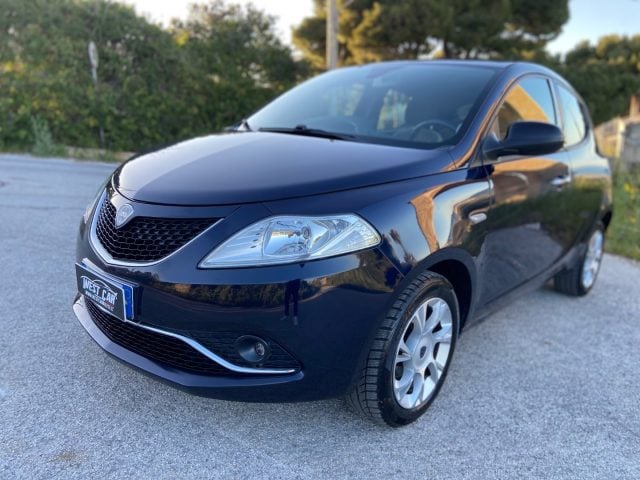 Lancia Ypsilon 1.2 69 CV 5 porte Opening Edition usato a VALDERICE