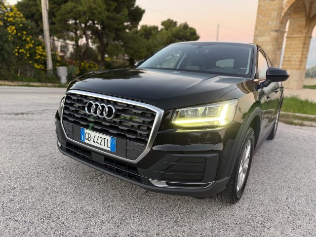 Audi Q2 30 TDI Identity Black - foto 2 di 4