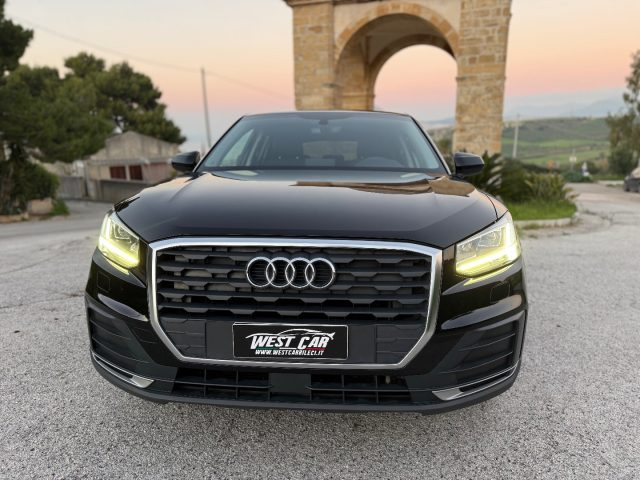 Audi Q2 30 TDI Identity Black - foto 3 di 4