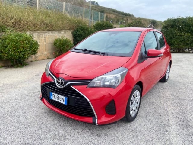Toyota Yaris 1.0 5 porte Cool - foto 2 di 4