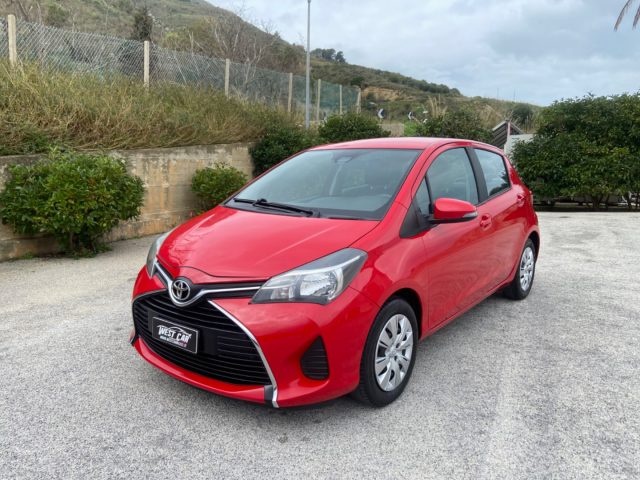 Toyota Yaris 1.0 5 porte Cool - foto 3 di 4