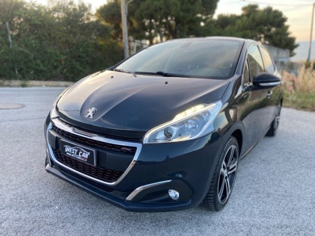 Peugeot 208 PureTech Turbo 110 S&S 5 porte GT Line, del 2016, 113.841 km, in vendita a Valderice (TP)